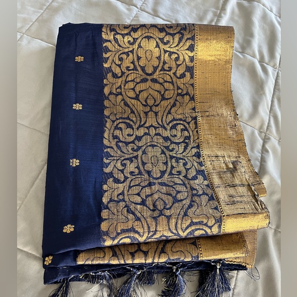 Beautiful saree with stitched blouse, Bust 34B, can make it bigger - Picture 15 of 15